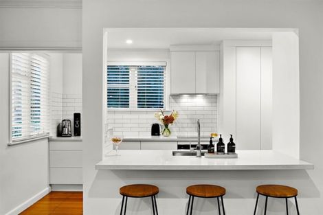 Photo of property in 1/15 Stratford Avenue, Milford, Auckland, 0620