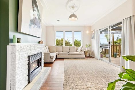 Photo of property in 10 Murray Road, Te Atatu Peninsula, Auckland, 0610