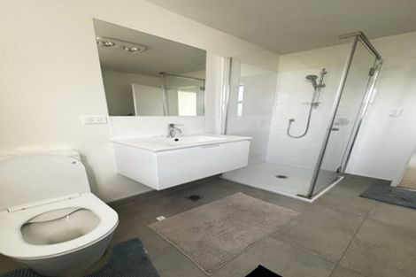 Photo of property in 16 Dorothy Thorpe Way, New Lynn, 0600