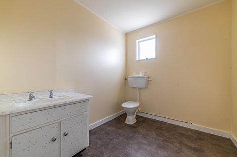 Photo of property in 18 Acacia Street, Kelvin Grove, Palmerston North, 4414