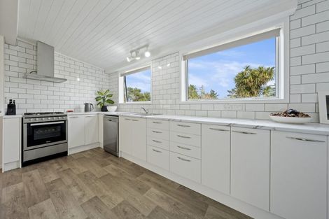 Photo of property in 85 Kaipara Coast Highway, Helensville, Kaukapakapa, 0871