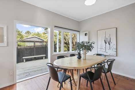 Photo of property in 90 Woodglen Road, Glen Eden, Auckland, 0602