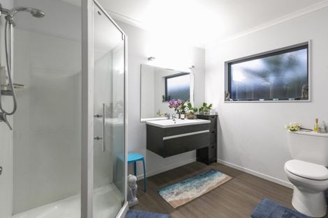 Photo of property in 11 Lakeview Quay, Pyes Pa, Tauranga, 3112