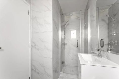 Photo of property in 2a Clinker Place, New Lynn, Auckland, 0600