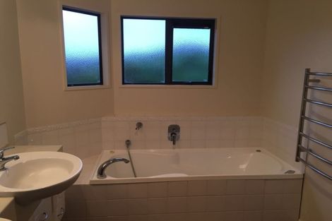 Photo of property in 22 Whitford Place, Rototuna North, Hamilton, 3210