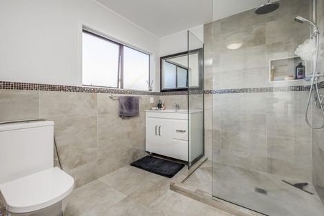Photo of property in 1/1 Peguero Place, Totara Heights, Auckland, 2105