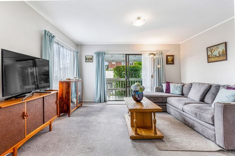 Photo of property in 2/6 Helena Street, Massey, Auckland, 0614