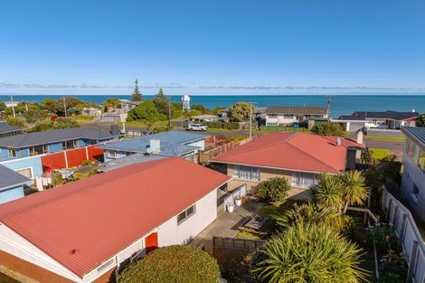 Photo of property in 172 Karaka Street, Castlecliff, Whanganui, 4501