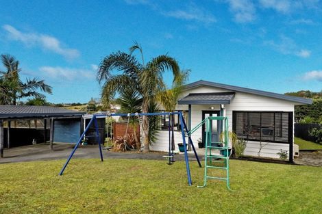 Photo of property in 6 Cloghan Close, Massey, Auckland, 0614