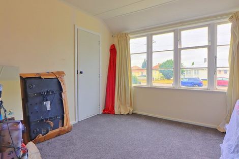 Photo of property in 11 Goldsmith Crescent, Levin, 5510