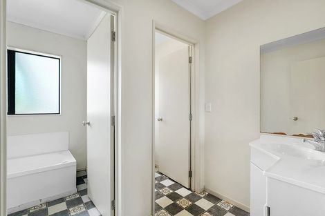 Photo of property in 2 Finchley Place, Hamilton East, Hamilton, 3216