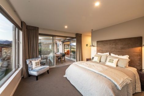 Photo of property in 16 Edgewood Place, Wanaka, 9305