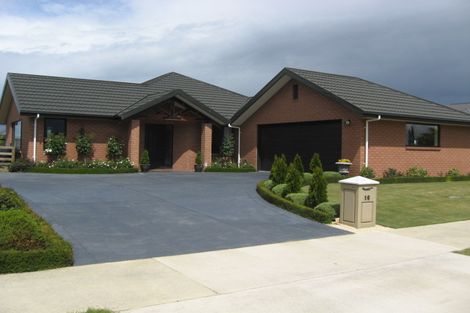 Photo of property in 16 Crombie Green, Northwood, Christchurch, 8051