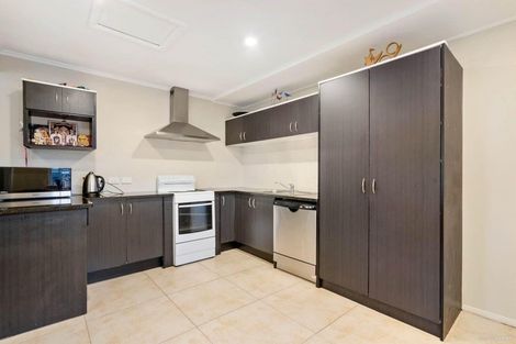 Photo of property in 52 Churchill Avenue, Manurewa, Auckland, 2102