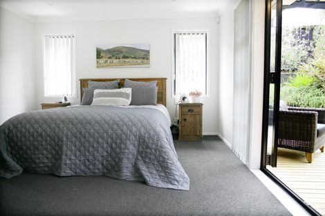 Photo of property in 33 Sunningdale Street, Wattle Downs, Auckland, 2103