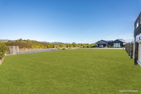 Photo of property in 2 Mirek Street, Waikanae, 5036