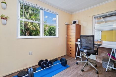 Photo of property in 1 Ranfurly Place, Te Kamo, Whangarei, 0112