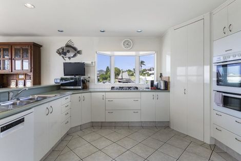 Photo of property in 4 Pacific Parade, Army Bay, Whangaparaoa, 0930