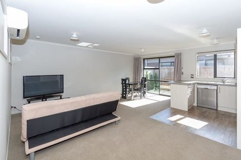 Photo of property in 102u3 Old Farm Road, Hamilton East, Hamilton, 3216
