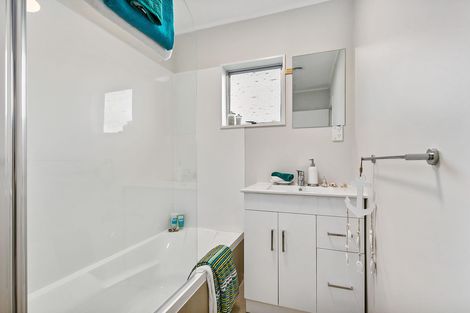 Photo of property in 2/22 Bingara Place, Favona, Auckland, 2024