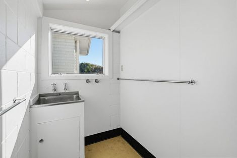 Photo of property in 2/6 Valerie Place, Redwood, Christchurch, 8051