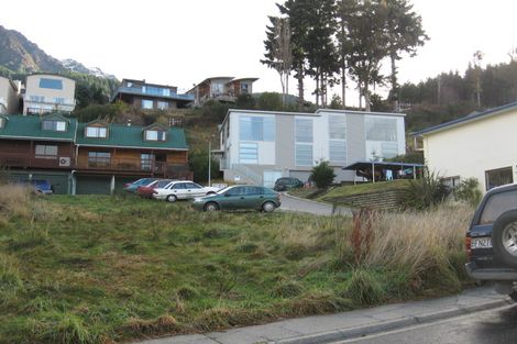 Photo of property in 28 Sainsbury Road, Fernhill, Queenstown, 9300