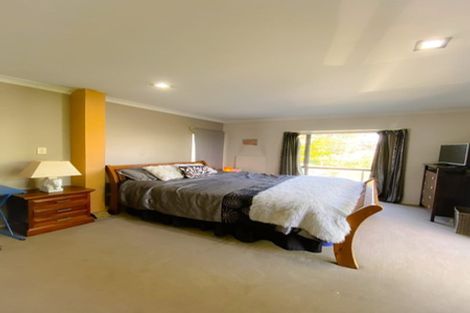 Photo of property in 27 Taupo Street, Green Bay, Auckland, 0604