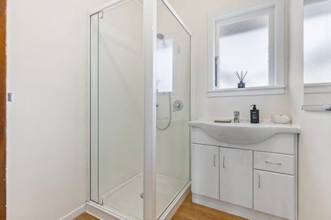 Photo of property in 40 Vodanovich Road, Te Atatu South, Auckland, 0610