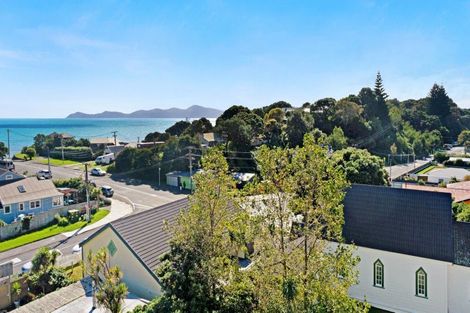 Photo of property in 15 Beach Road, Paekakariki, 5034