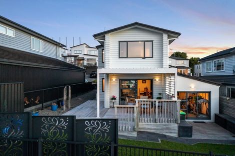 Photo of property in 31 Cavalli Road, Long Bay, Auckland, 0630