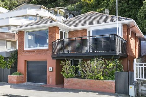 Photo of property in 283 Karaka Bay Road, Karaka Bays, Wellington, 6022