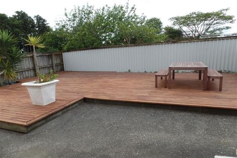 Photo of property in 492a Don Buck Road, Massey, Auckland, 0614