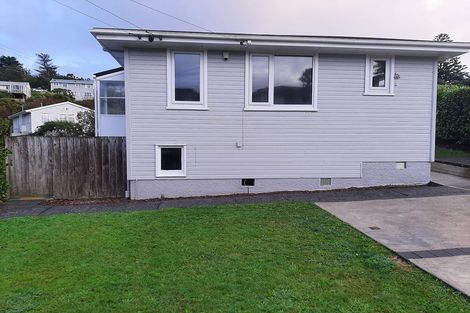 Photo of property in 12 Taupiri Crescent, Titahi Bay, Porirua, 5022