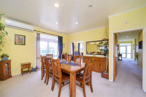 Photo of property in 20 Ross Street, Marton, 4710