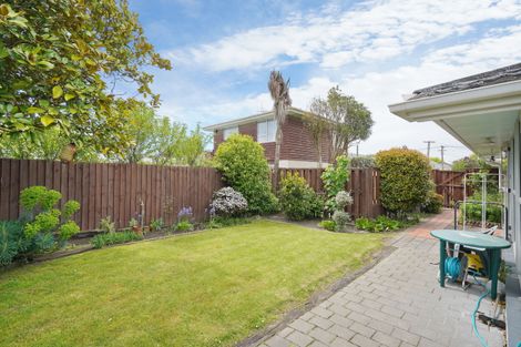 Photo of property in 23 Crofton Road, Harewood, Christchurch, 8051