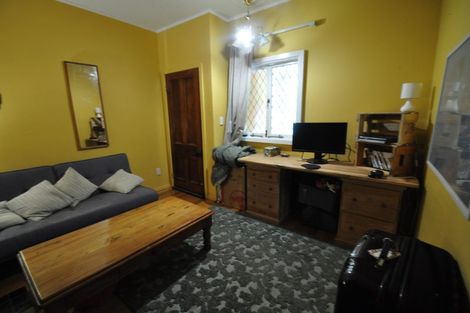 Photo of property in 140 Glenmore Street, Northland, Wellington, 6012