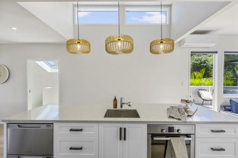 Photo of property in 69 De Luen Avenue, Tindalls Beach, Whangaparaoa, 0930