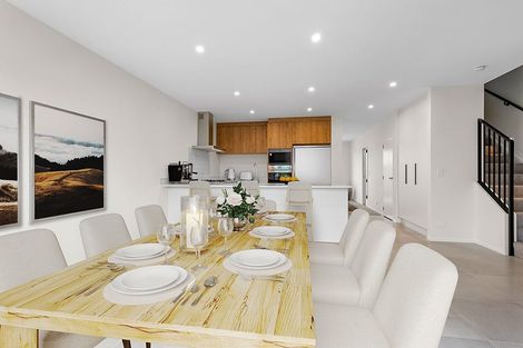 Photo of property in 28 Viridian Avenue, Rosehill, 2113