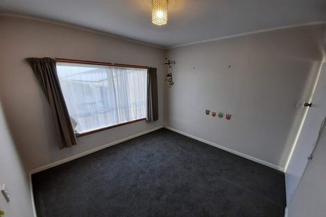Photo of property in 32 Lewis Road, Pakuranga, Auckland, 2010