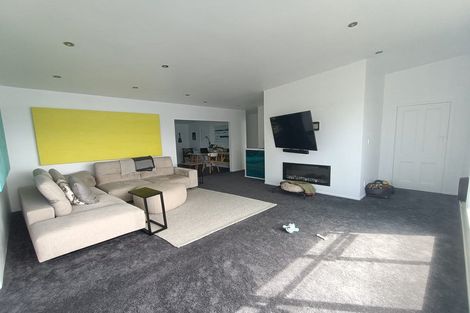 Photo of property in 277 Queens Drive, Lyall Bay, Wellington, 6022