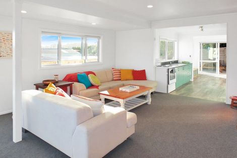 Photo of property in 53 Pratt Avenue, Foxton Beach, Foxton, 4815