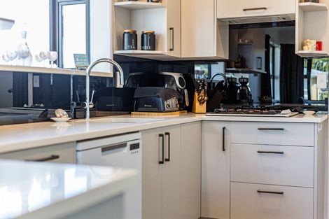 Photo of property in 21 Bonnie Glen Crescent, Ebdentown, Upper Hutt, 5018
