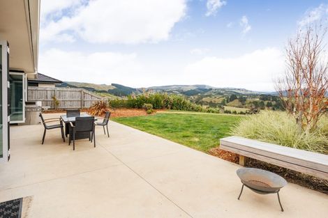 Photo of property in 16 Cyprus Place, Fitzherbert, Palmerston North, 4410
