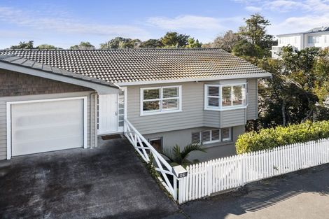 Photo of property in 1/87-89 Hinemoa Street, Birkenhead, Auckland, 0626