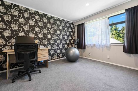 Photo of property in 8 Lorraine Place, Glenview, Hamilton, 3206