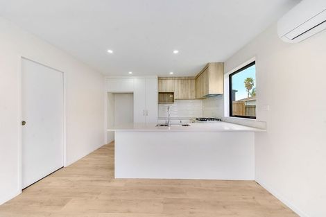 Photo of property in 60c Heybridge Street, Manurewa, Auckland, 2102