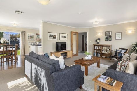 Photo of property in 22 John Witton Drive, Crofton Downs, Wellington, 6035