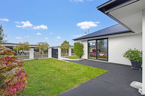 Photo of property in 35 Kahuraki Drive, Pegasus, 7612