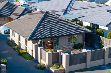 Photo of property in 21 Taupata Street, Redcliffs, Christchurch, 8081