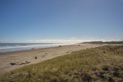 Photo of property in 9 Moana Street, Otaki Beach, Otaki, 5512